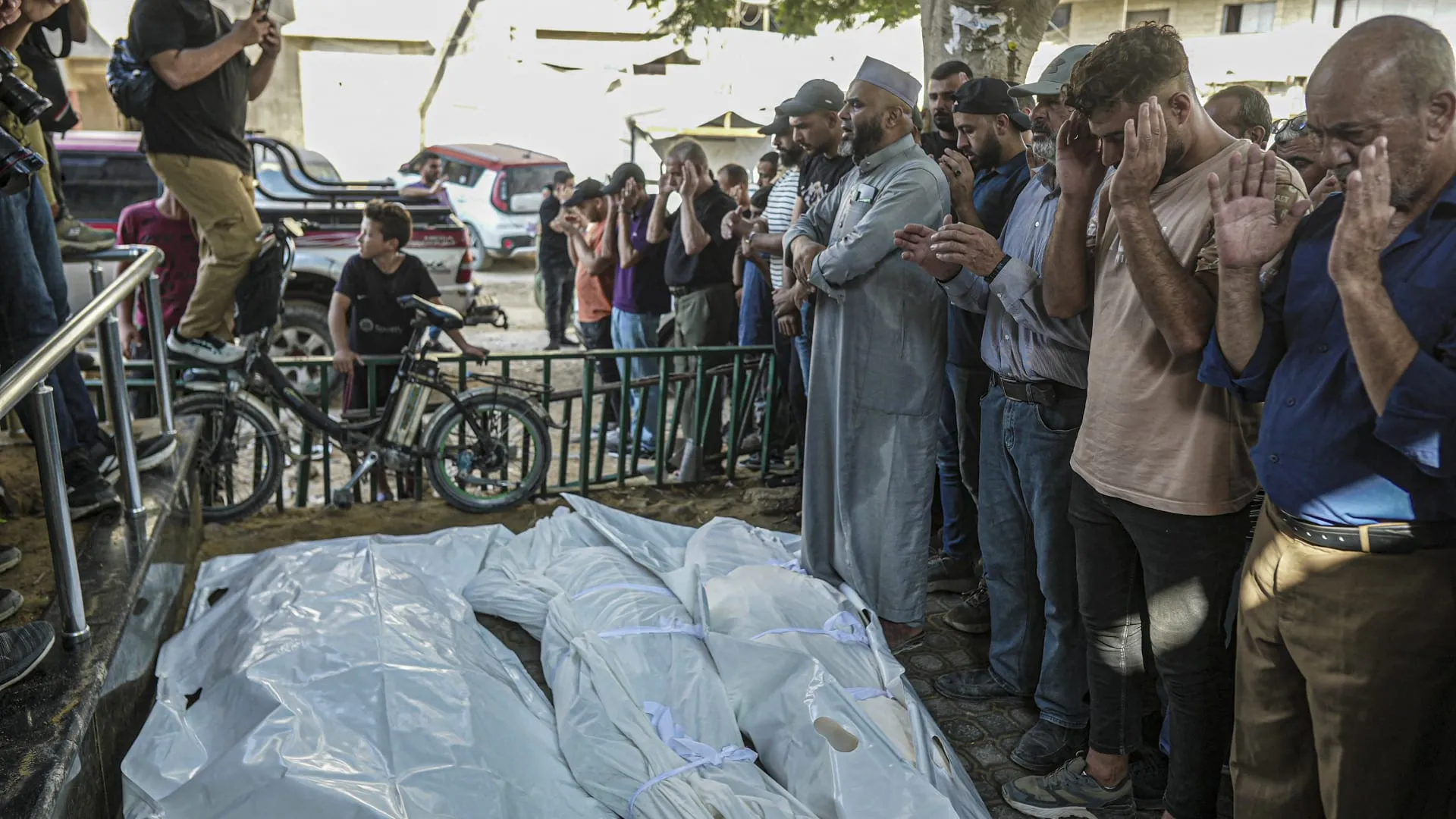 رد إسرائيل على خطة ترامب لـ"السلام" في غزة: "صمت" من جانب نتنياهو.. و شن غارات