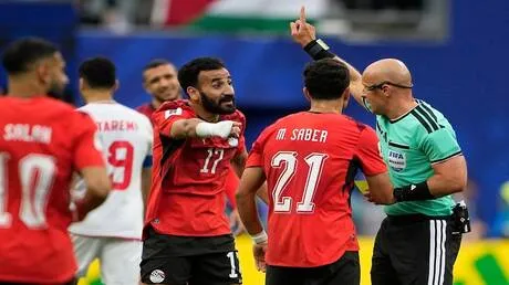 الكشف عن طاقم الحكام لمباراة مصر وأستراليا الحاسمة في كأس العالم 2026