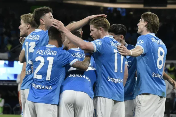 نابولي يؤجل تتويج إنتر باللقب بعد رباعية في شباك كريمونيزي