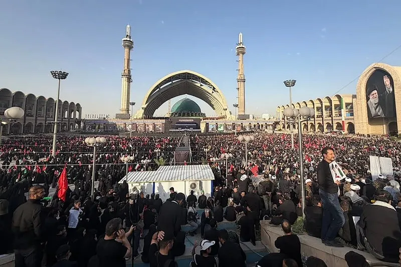 حشود إيرانية تودع علي خامنئي