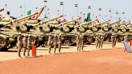 مؤثر خليجي بارز يرد بقوة على "مغالطات" عماد أديب في حق الجيش المصري