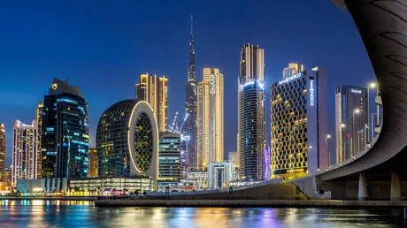 إعلام إماراتي: حريق في الطوابق العليا من أبراج الإمارات المالية في دبي ولا يزال سبب الحريق مجهولا