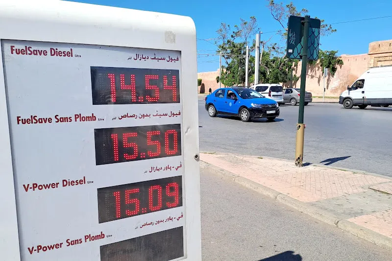تقلبات النفط العالمية تنعش آمال المغاربة في انخفاض أسعار المحروقات