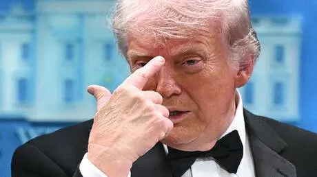 بروجردي لترامب: لن نتركك وشأنك وسيطرتنا على مضيق هرمز أبدية