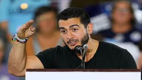 هل سيدعمه؟.. عبد الرحمن السيد يكشف لـ CNN عن محادثة "ودية للغاية" مع باراك أوباما