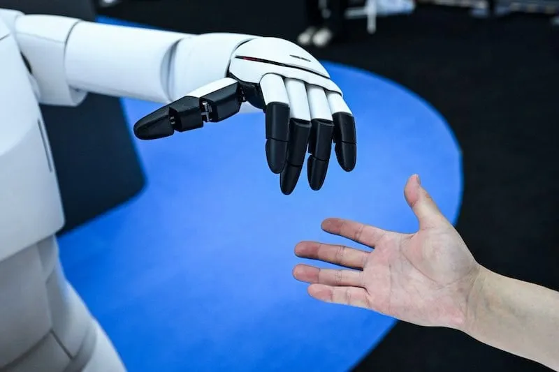 التعاطي مع "الذكاء الاصطناعي" في تيه بين الوهم الدلالي والواقع الحسابي