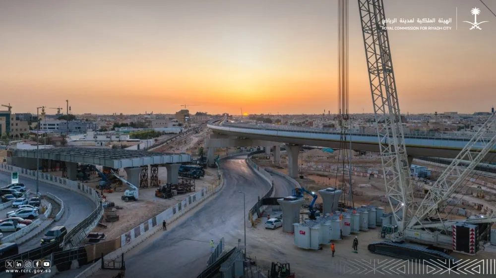 الرياض.. تجاوز نسبة الإنجاز في جسر طريق الثمامة عند تقاطع طريق العليا 50%