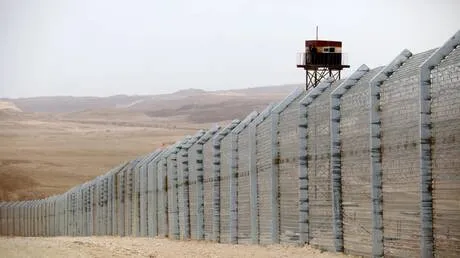 إسرائيل تستنفر لمواجهة عمليات تهريب على الحدود المصرية