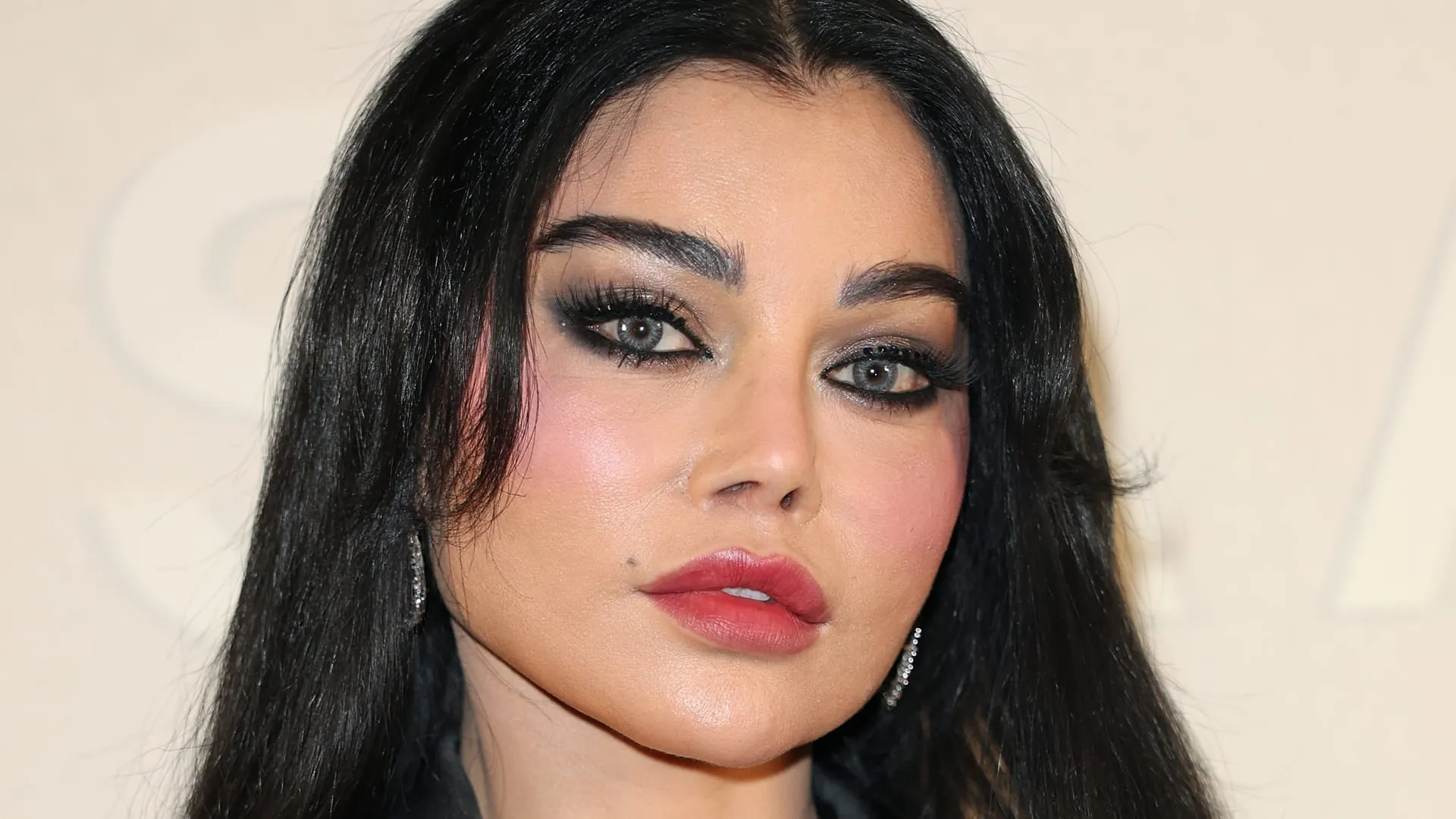 قبل حفلها في الأردن.. هيفاء وهبي تطلق أغنيتين مع "سانت ليفانت"