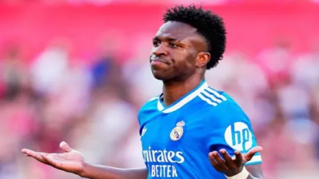 فينيسيوس جونيور ينهي موسمه مع ريال مدريد رسميا