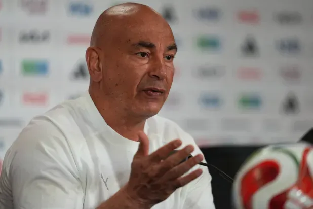 حسام حسن: أزمة «صلاح» مجرد شائعات... إنه القائد