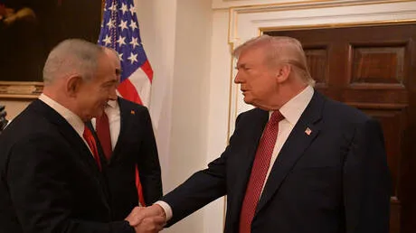 صحيفة: ترامب يتجنب لقاء نتنياهو ويعبر عن استيائه من رئيس الوزراء الإسرائيلي
