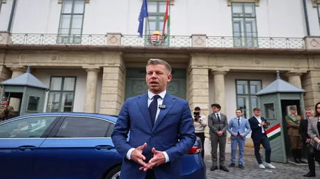 "بلومبرغ": وصول ماغيار إلى السلطة في هنغاريا لن يزيل الخلافات القائمة مع الاتحاد الأوروبي