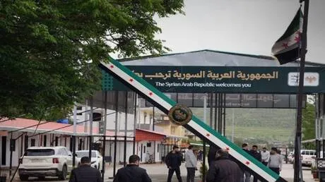 افتتاح منفذ جديد للتنقل والتجارة بين سوريا ولبنان