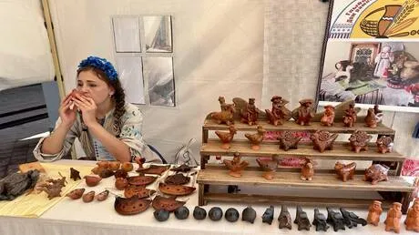 افتتاح مهرجان الثقافة السلافية في منتزه "روسيا - تاريخي" في بطرسبورغ (فيديو)
