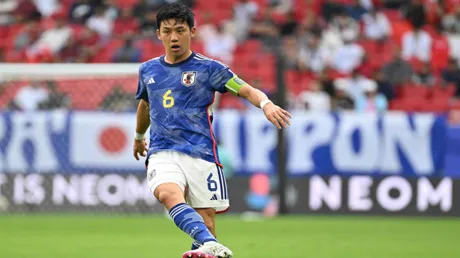 قائد اليابان ينسحب من قائمة منتخب بلاده في كأس العالم ويعلن اعتزاله اللعب الدولي