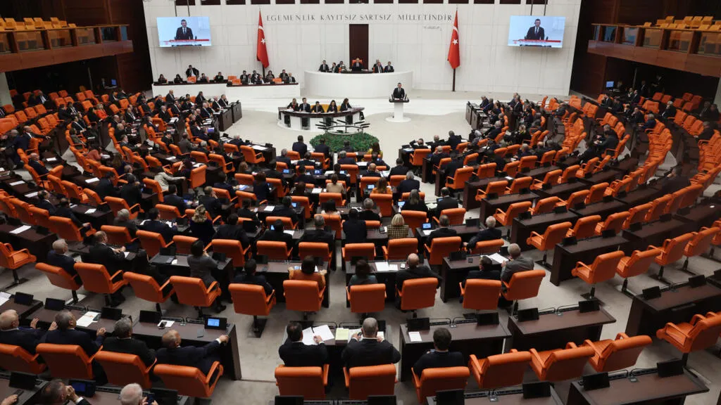 أردوغان يعلن إحالة تشريع حل حزب العمال الكردستاني إلى البرلمان "خلال الأيام المقبلة"