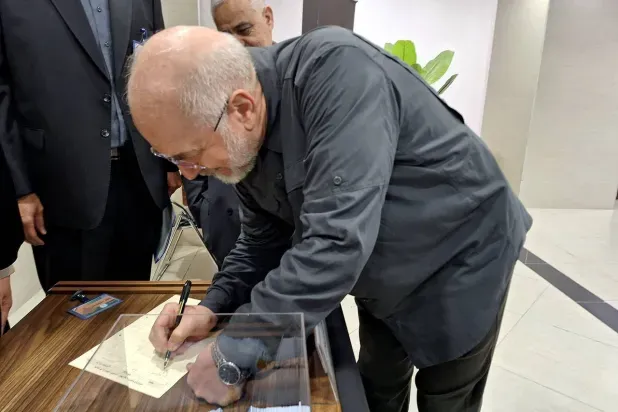 طهران: قاليباف يبحث في قطر الإفراج عن 12 مليار دولار