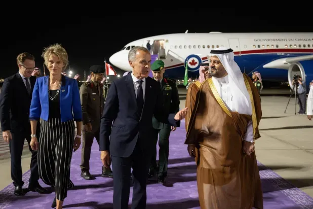 رئيس وزراء كندا يبدأ زيارة للسعودية