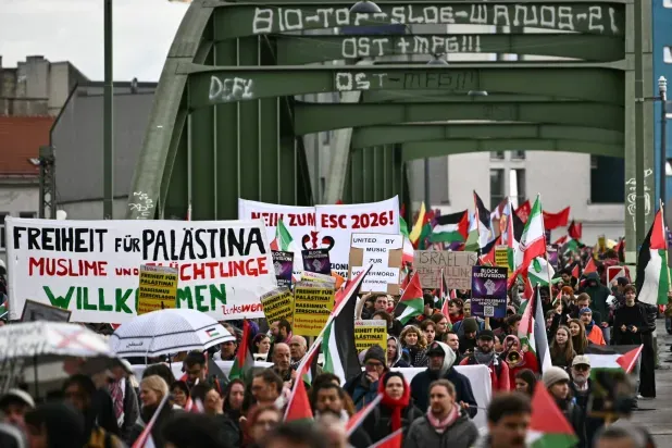 اعتقال 14 متظاهراً مؤيداً لفلسطين قبل نهائي مسابقة «يوروفيجن»