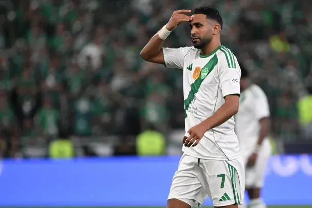 محرز... أيقونة الفرح الأهلاوية