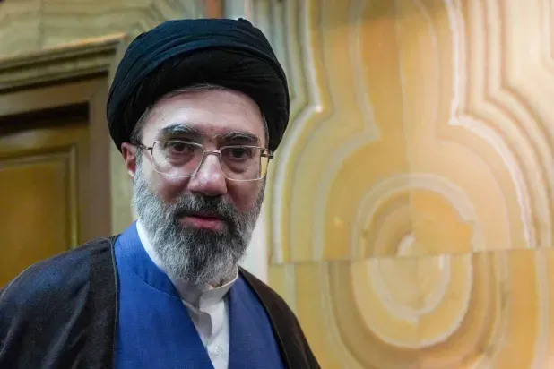 طهران تقلل من إصابة خامنئي... واستخبارات أميركية ترصد «عزلته»