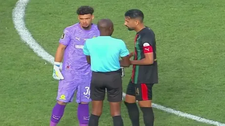 توقف مباراة صن داونز والجيش الملكي المغربي في نهائي دوري أبطال إفريقيا