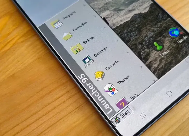 مستخدم يحول هاتف Galaxy S26 Ultra إلى كمبيوتر بويندوز 95!