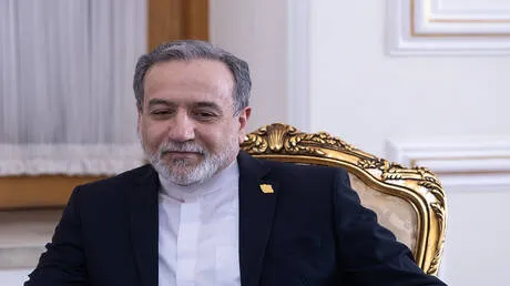 عراقجي بحث مع نظيريه السعودي والتركي الضربات الأمريكية لإيران