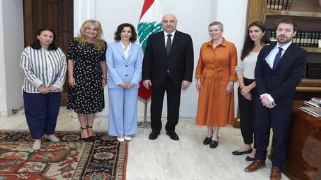 عون يطالب بضغط أوروبي لوقف إطلاق النار وإعادة نشر الجيش اللبناني على الحدود الدولية