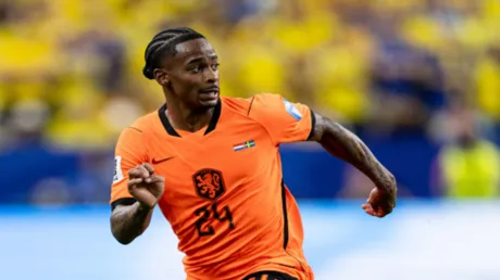 الهلال السعودي يحسم التعاقد مع سومرفيل بمبلغ ضخم