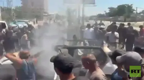 مراسلنا: قتيل بغارة إسرائيلية استهدفت سيارة في دير البلح وسط قطاع غزة