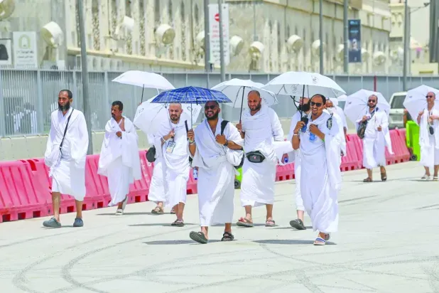 ضيوف الرحمن يؤدون اليوم الركن الأعظم في الحج