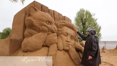 بطرسبورغ تستضيف مهرجان النحت على الرمال الثاني والعشرين تحت شعار "بهجة الإبداع"