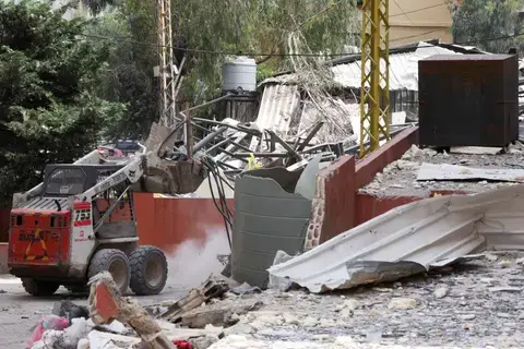 الجيش الإسرائيلي يقصف 50 هدفاً في لبنان