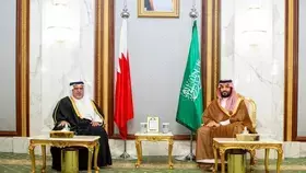 ولي العهد يبحث مع نظيره البحريني العلاقات الثنائية وفرص التعاون
