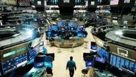 الأسهم الأمريكية بانتظار «الأعياد» لانتعاش قياسي
