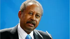 حمدوك يدعو إلى التمسك بالحوار لمنع انهيار السودان