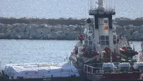 أول سفينة تحمل مساعدات إماراتية تبحر من قبرص إلى غزة عبر الممر البحري الإنساني