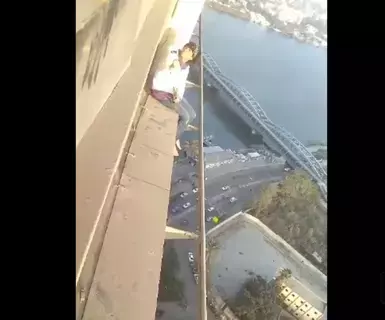 سقوط مصرية من فندق شهير.. هل كان انتحارا أم تصويرا لمغامرة؟ سقوط مصرية من فندق شهير.. هل كان انتحارا أم تصويرا لمغامرة؟