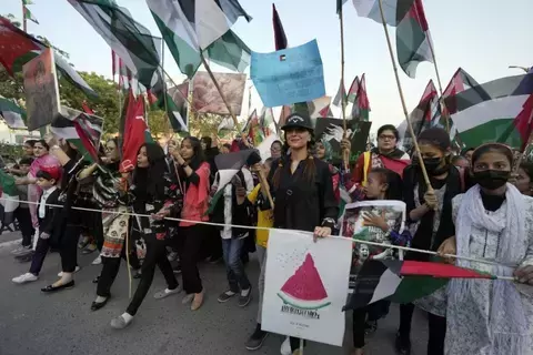 البطيخ علامة لدعم فلسطين البطيخ علامة لدعم فلسطين