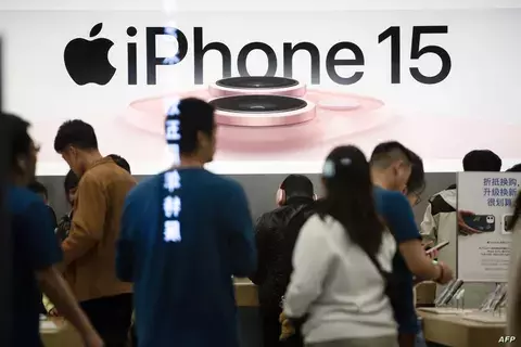 Apple تتصدر سوق شحنات الهواتف بالصين Apple تتصدر سوق شحنات الهواتف بالصين