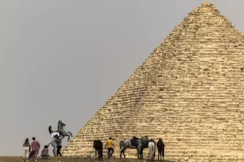 بعد موجة من الجدل.. مصر تراجع قرار ترميم هرم منقرع بعد موجة من الجدل.. مصر تراجع قرار ترميم هرم منقرع