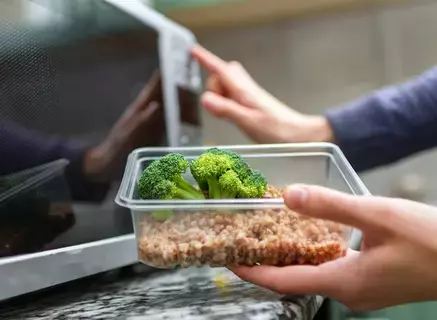 خطورة التسخين في أوعية بلاستيكية خطورة التسخين في أوعية بلاستيكية