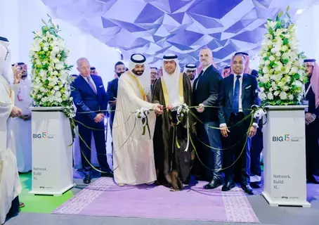 وزير الشؤون البلدية والقروية والإسكان يفتتح معرض Big 5 Construct Saudi في الرياض وزير الشؤون البلدية والقروية والإسكان يفتتح معرض Big 5 Construct Saudi في الرياض