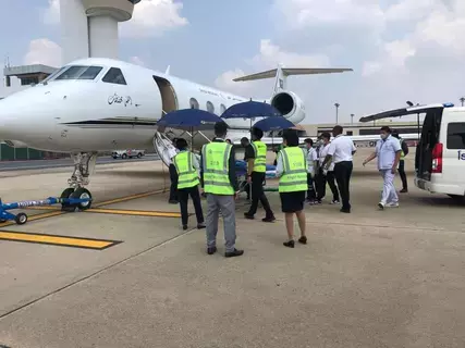 نقل مواطنَيْن عبر طائرة الإخلاء الطبي من تايلند لاستكمال العلاج بالسعودية نقل مواطنَيْن عبر طائرة الإخلاء الطبي من تايلند لاستكمال العلاج بالسعودية