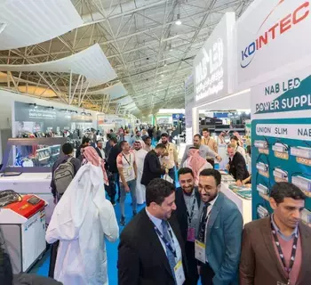 المعرض السعودي للافتات يستقطب آلاف الحضور في يوم الافتتاح المعرض السعودي للافتات يستقطب آلاف الحضور في يوم الافتتاح