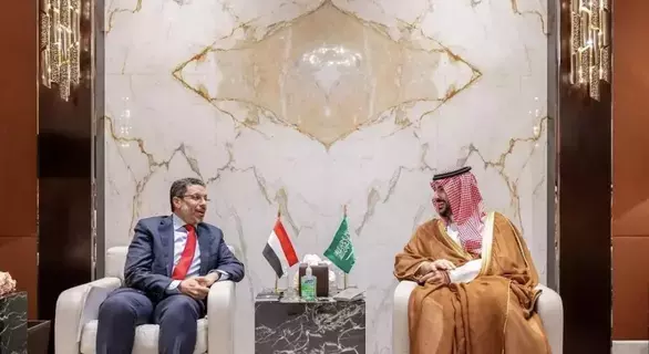 وزير الدفاع يلتقي رئيس مجلس الوزراء اليمني وزير الدفاع يلتقي رئيس مجلس الوزراء اليمني