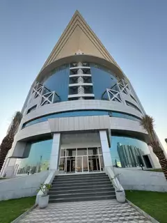 جراحة متطورة تستأصل ورما من رحم مريضة جراحة متطورة تستأصل ورما من رحم مريضة