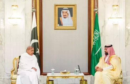 ولي العهد ورئيس وزراء باكستان يبحثان تطوير العلاقات الثنائية ولي العهد ورئيس وزراء باكستان يبحثان تطوير العلاقات الثنائية